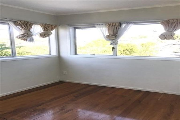 Photo of property in 11 Epping Road, Henderson, Auckland, 0610