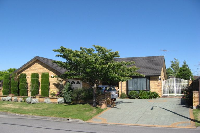 Photo of property in 16 Inglewood Place, Avonhead, Christchurch, 8042
