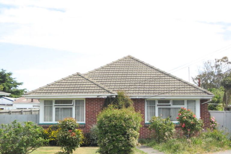Photo of property in 66 Cuffs Road, Wainoni, Christchurch, 8061