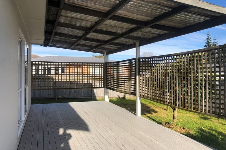 Photo of property in 8 Dennis Road, Papatoetoe, Auckland, 2025