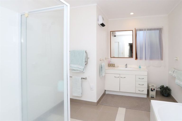 Photo of property in 12 Parkview Avenue, Western Heights, Hamilton, 3200