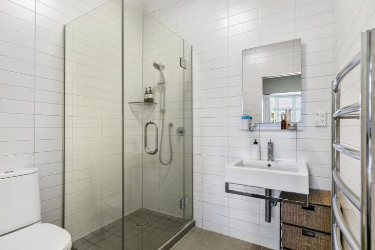 Photo of property in 32 Rothsay Road, Ngaio, Wellington, 6035