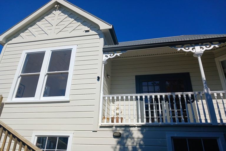 Photo of property in 129 Chaucer Road, Hospital Hill, Napier, 4110