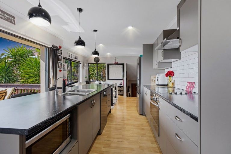 Photo of property in 66 Village Park Drive, Welcome Bay, Tauranga, 3112