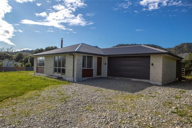 Photo of property in 58b Domett Esplanade, Cobden, Greymouth, 7802