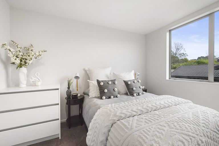 Photo of property in 14 Ilam Lane, Fairview Heights, Auckland, 0632