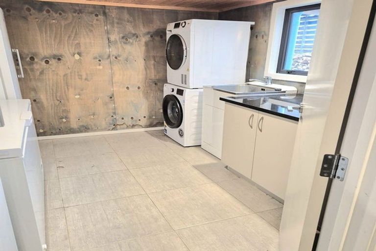 Photo of property in 17 Gorge Road, Maungaturoto, 0520