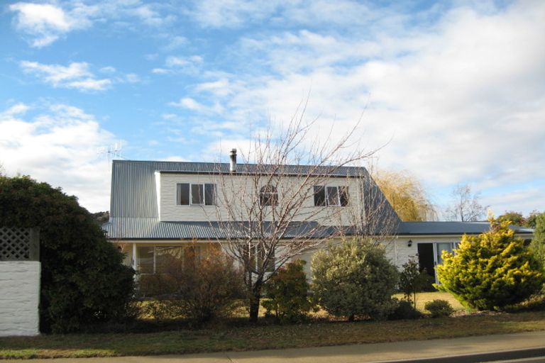 Photo of property in 12 Ragan Lane, Wanaka, 9305
