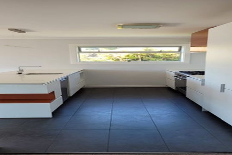 Photo of property in 53 Calvert Road, Lynmouth, New Plymouth, 4310