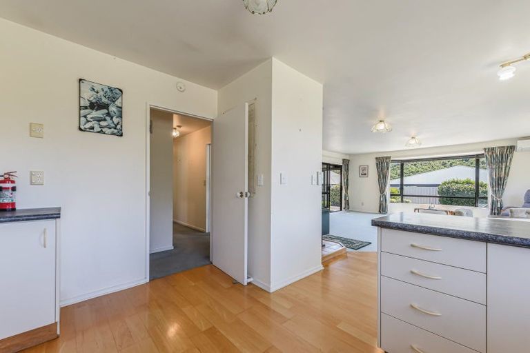 Photo of property in 20 Ranui Street, Waikawa, Picton, 7220