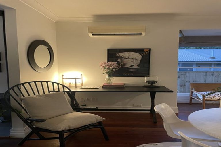 Photo of property in 45 Pukatea Street, Eastbourne, Lower Hutt, 5013