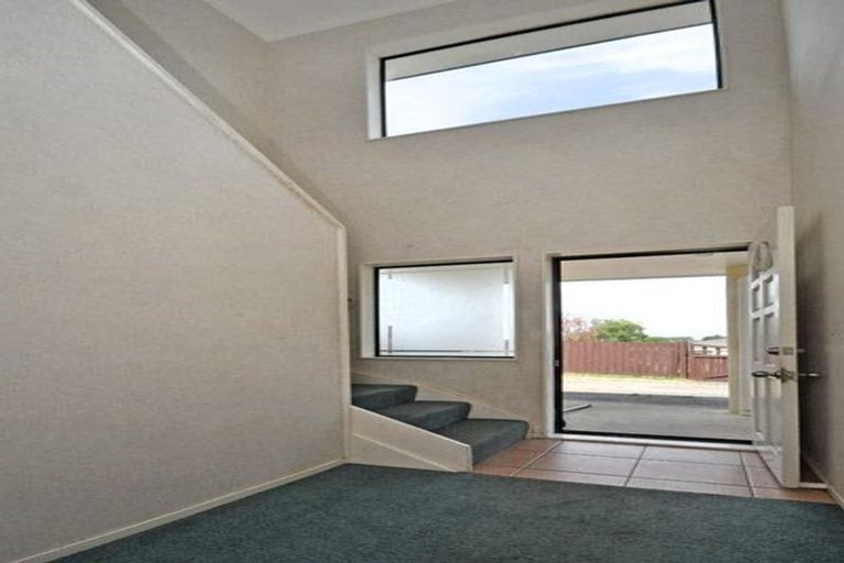 Photo of property in 9 Breenagh Place, Massey, Auckland, 0614