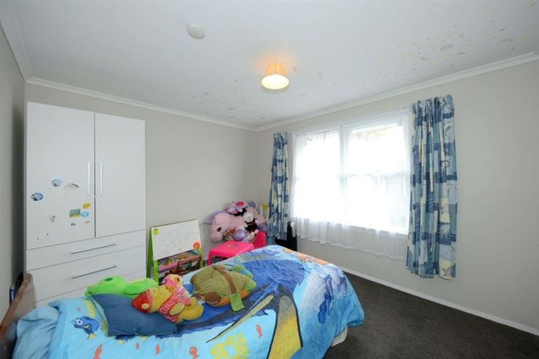 Photo of property in 7 Ealing Street, Northcote, Christchurch, 8052