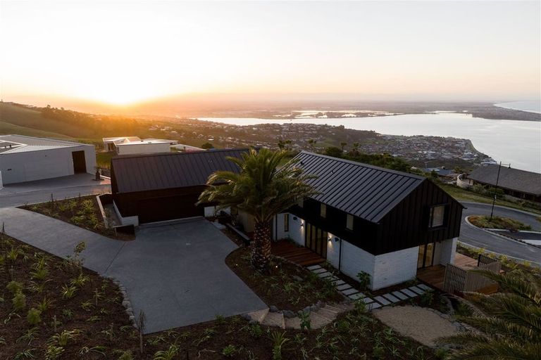 Photo of property in 9 Loader Lane, Clifton, Christchurch, 8081