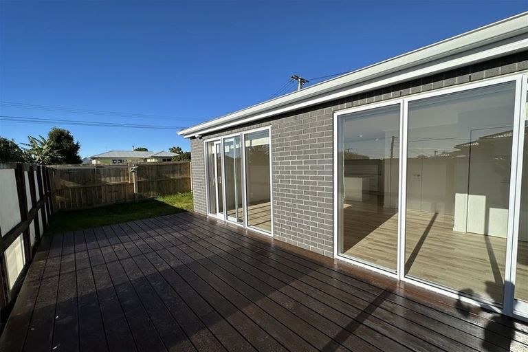 Photo of property in 58 Archibald Road, Kelston, Auckland, 0602