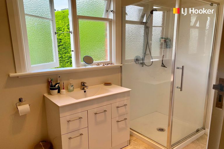 Photo of property in 1 Jane Street, Macandrew Bay, Dunedin, 9014