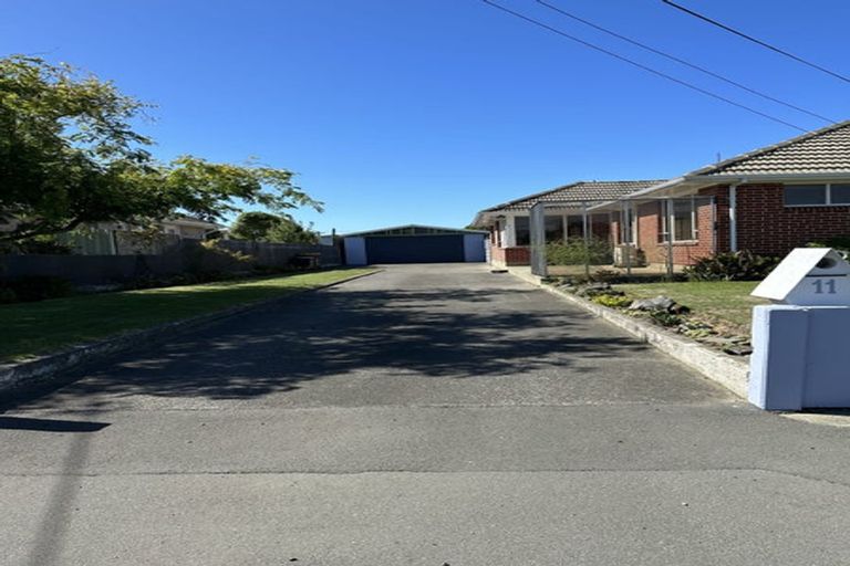 Photo of property in 11 Lyndhurst Crescent, Aranui, Christchurch, 8061