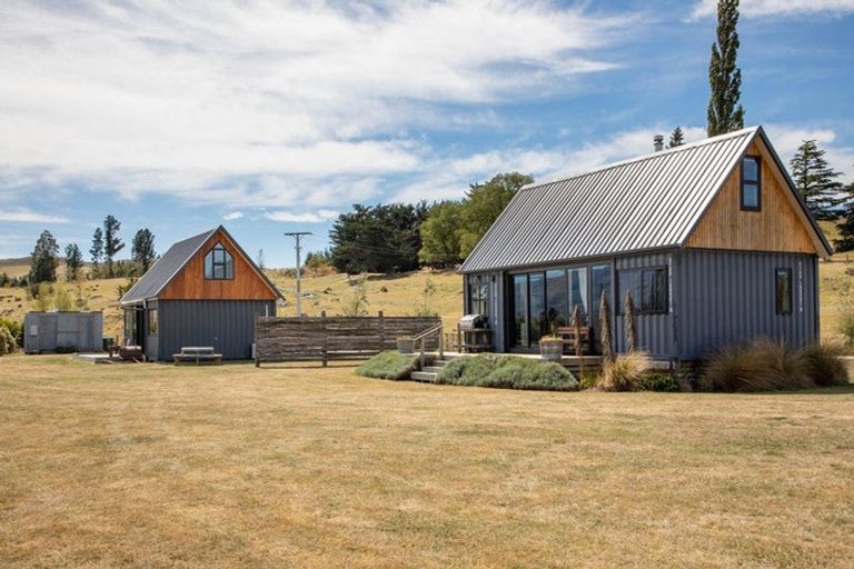 Photo of property in 1535a Teviot Road, Millers Flat, Roxburgh, 9572