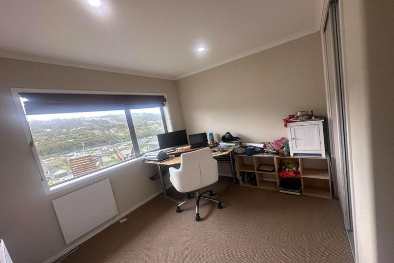 Photo of property in 4 Bluejacket Place, Whitby, Porirua, 5024