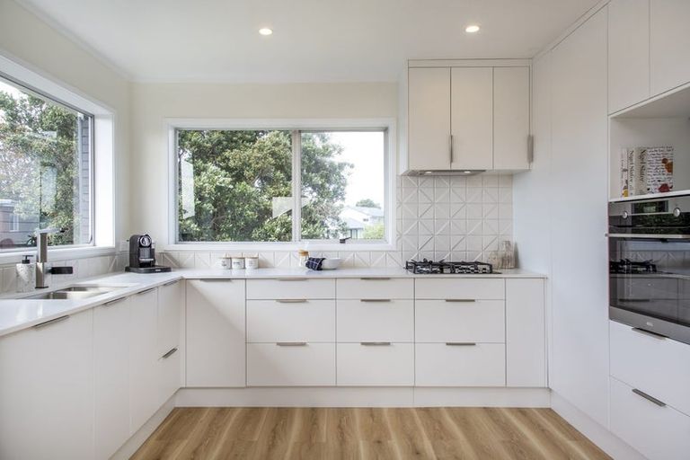 Photo of property in 4/34 Rewarewa Road, Te Atatu Peninsula, Auckland, 0610