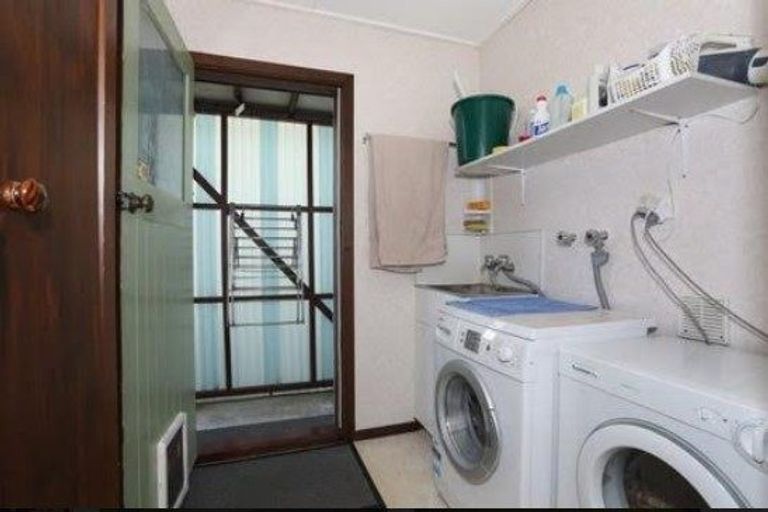 Photo of property in 12b Oxford Street, Marton, 4710