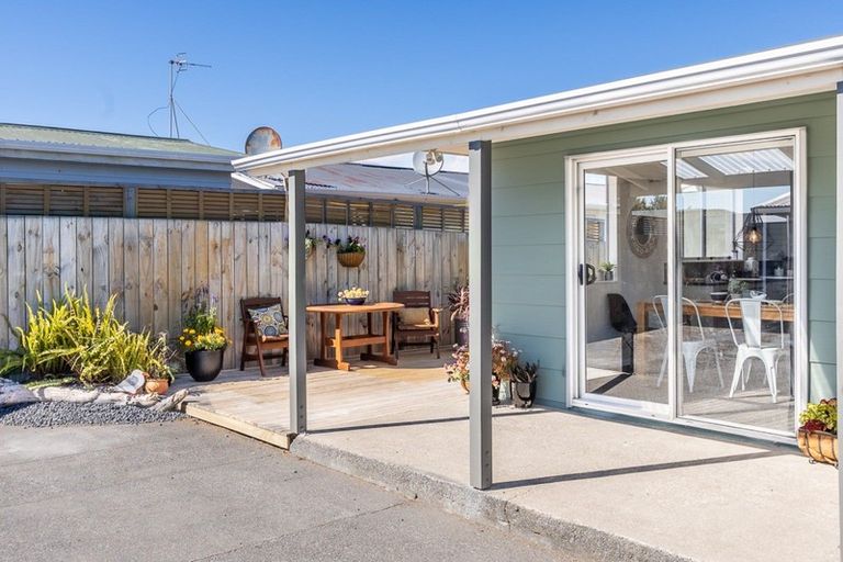 Photo of property in 2 Robert Mckeen Street, Otaki Beach, Otaki, 5512