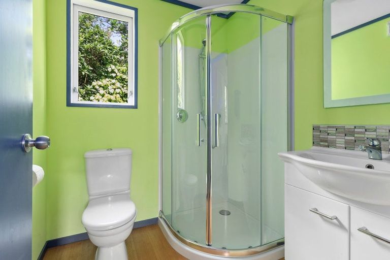 Photo of property in 18 Ngaumatau Road, Point Howard, Lower Hutt, 5013