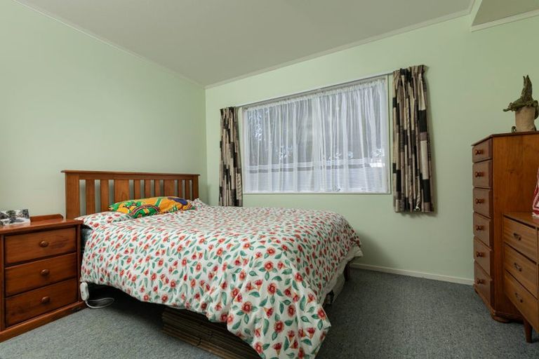 Photo of property in 14 Miriam Corban Heights, Henderson, Auckland, 0612