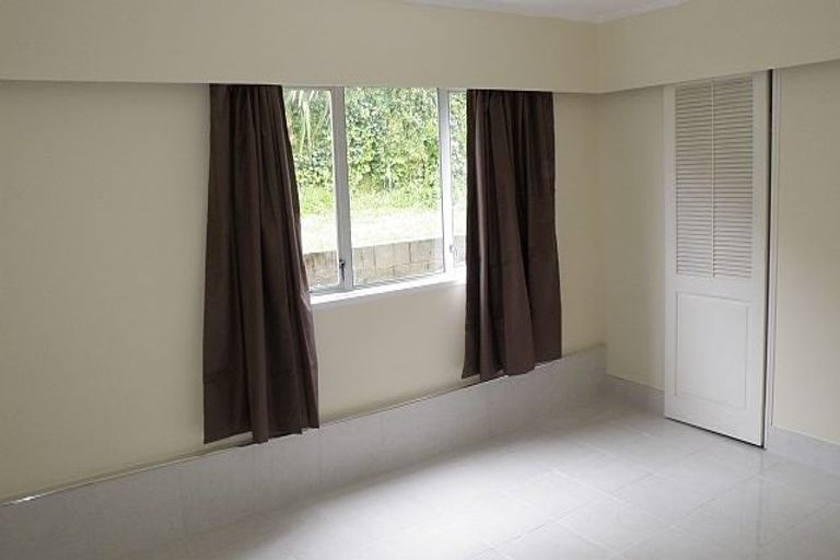 Photo of property in 43 Thurleigh Grove, Karori, Wellington, 6012