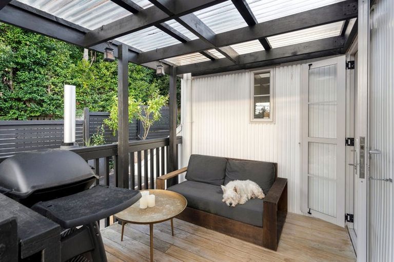 Photo of property in 1/35 Newhaven Terrace, Mairangi Bay, Auckland, 0630