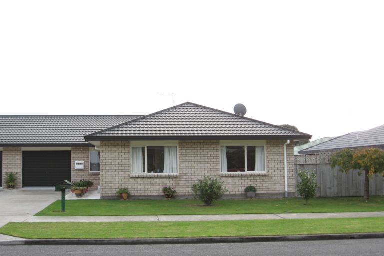 Photo of property in 4 Villa Grove, Paraparaumu, 5032