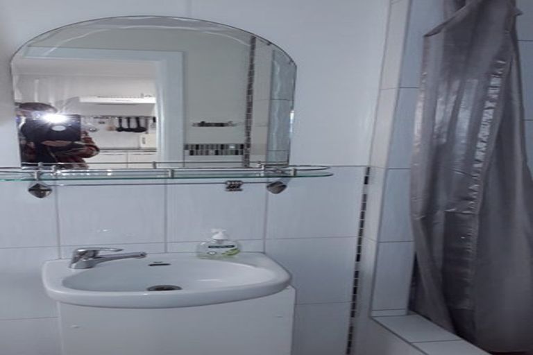 Photo of property in 64 Glenbervie Crescent, Massey, Auckland, 0614