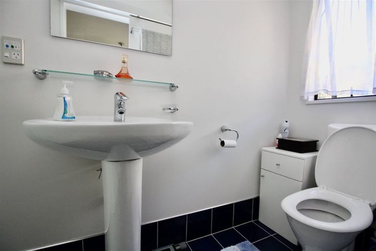 Photo of property in 16 Protea Crescent, Whitianga, 3510