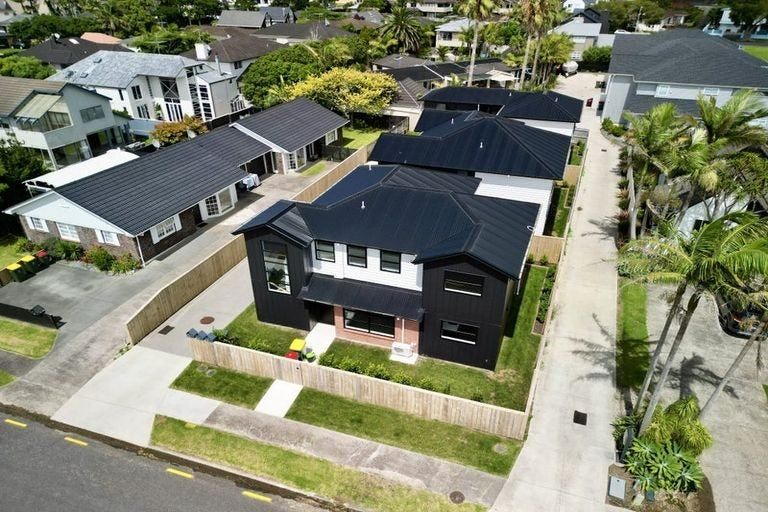 Photo of property in 6b Jern Place, Eastern Beach, Auckland, 2012