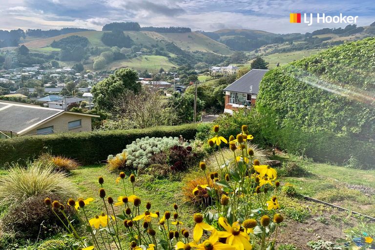 Photo of property in 1 Jane Street, Macandrew Bay, Dunedin, 9014