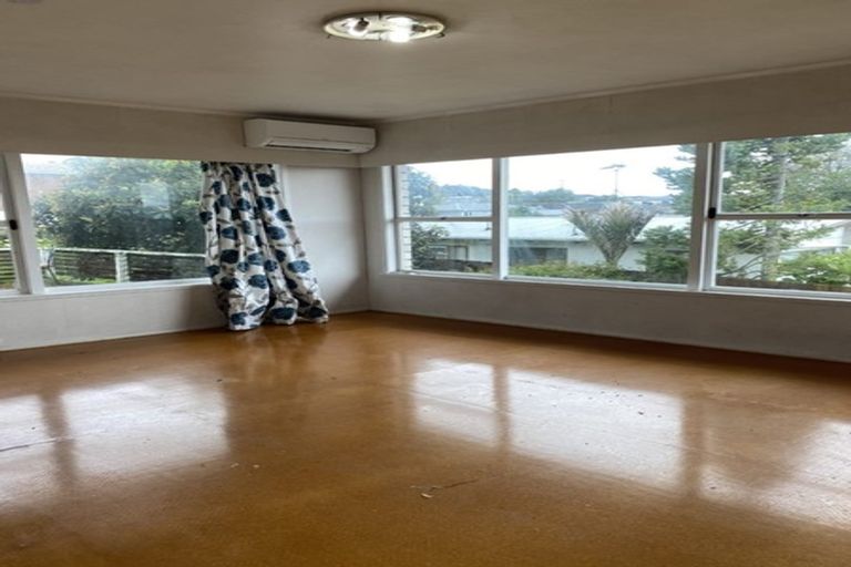 Photo of property in 2/176 Archers Road, Glenfield, Auckland, 0629