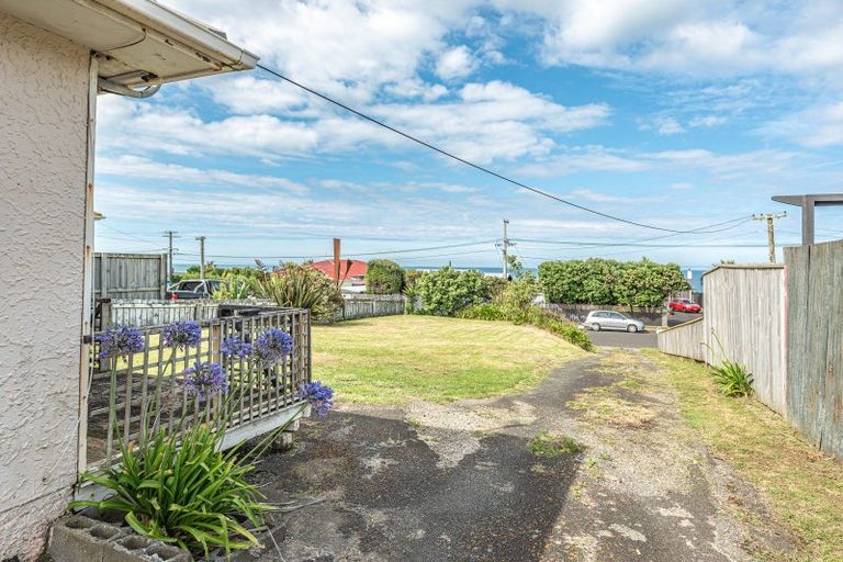Photo of property in 128 Karaka Street, Castlecliff, Whanganui, 4501