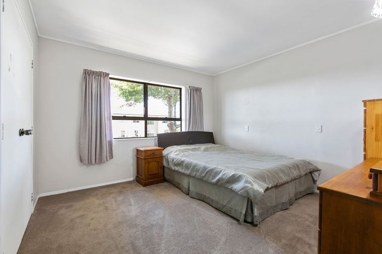 Photo of property in 1/2 West Street, Papakura, 2110