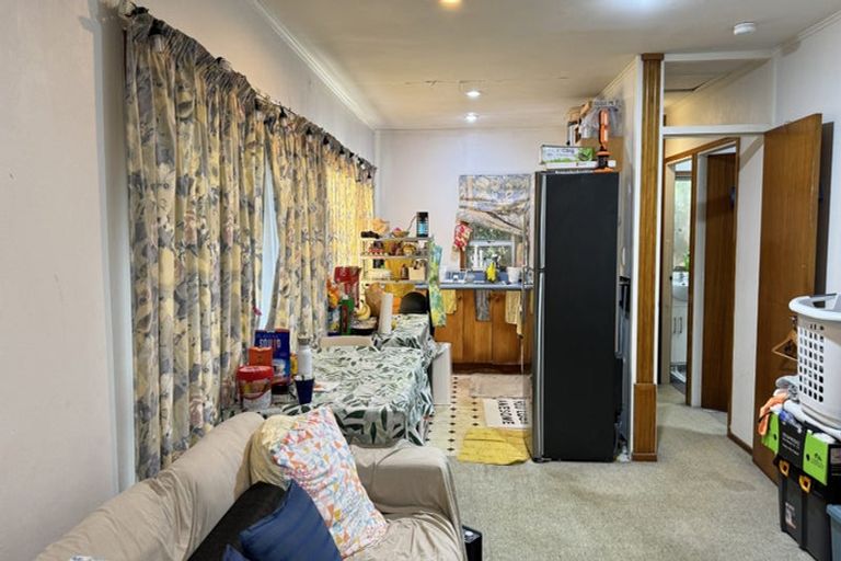 Photo of property in 72 Peach Road, Glenfield, Auckland, 0629