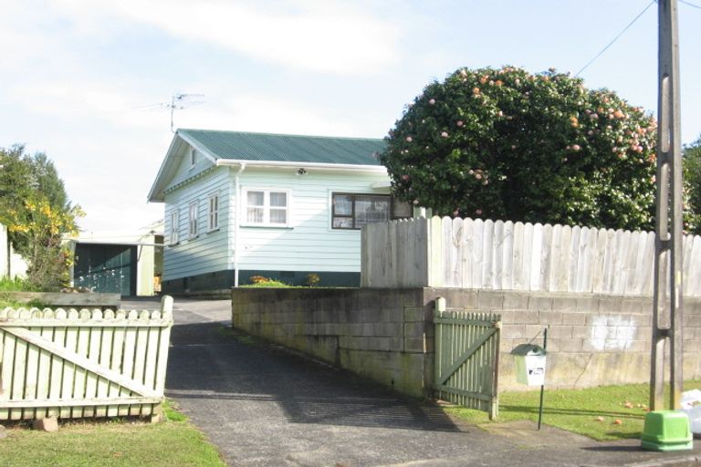 Photo of property in 2 Nield Road, Manurewa, Auckland, 2102