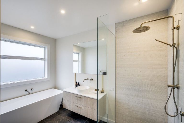 Photo of property in 18 Rich Rise, Havelock North, 4130