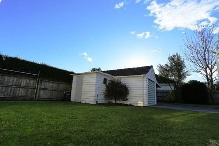 Photo of property in 1 Chepstow Avenue, Fendalton, Christchurch, 8052