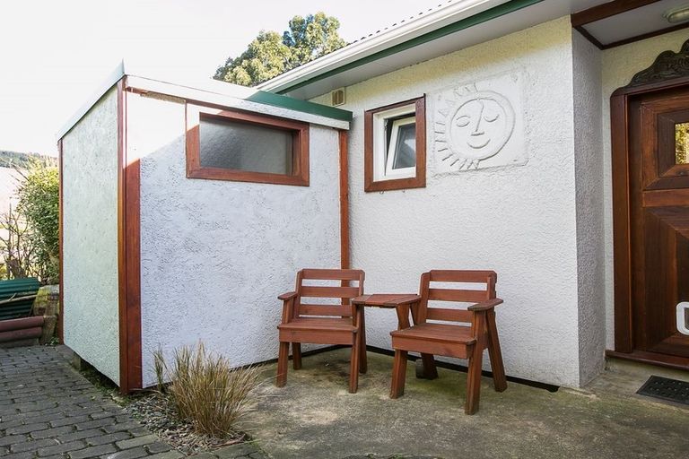 Photo of property in 26 Porterfield Street, Macandrew Bay, Dunedin, 9014