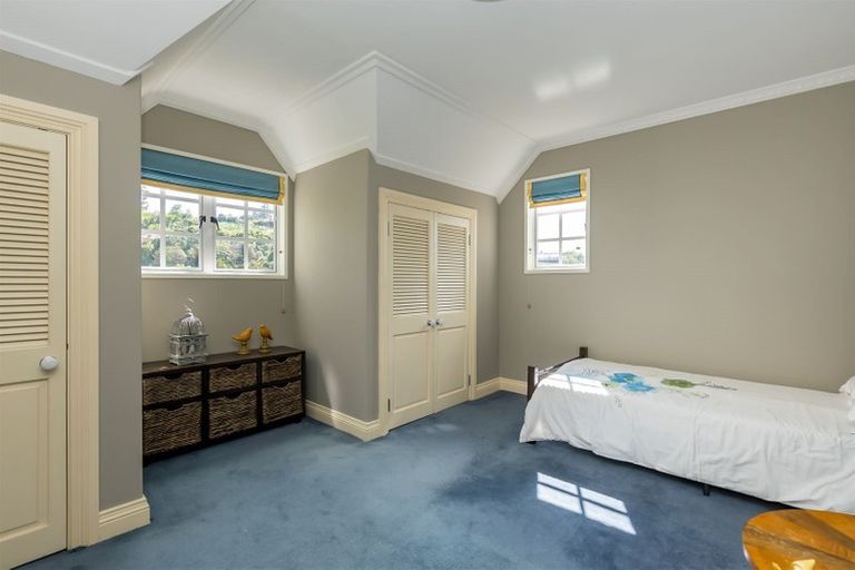 Photo of property in 69 Glenross Street, Glenross, Dunedin, 9011
