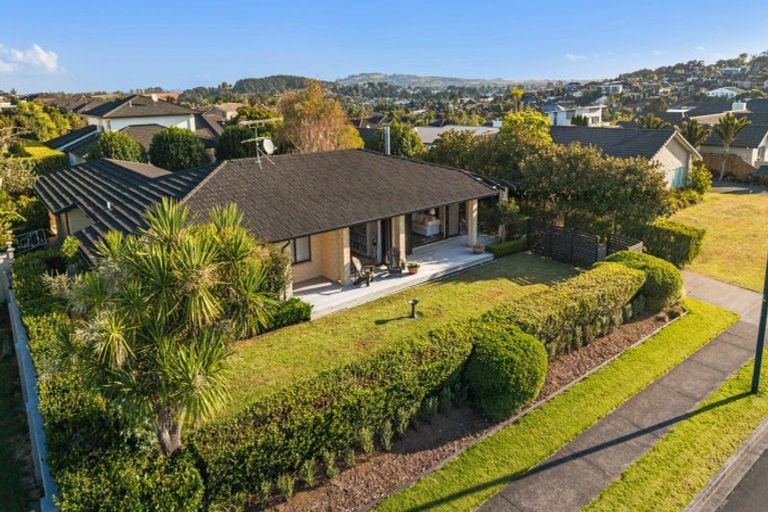 Photo of property in 44 Grace James Road, Pukekohe, 2120