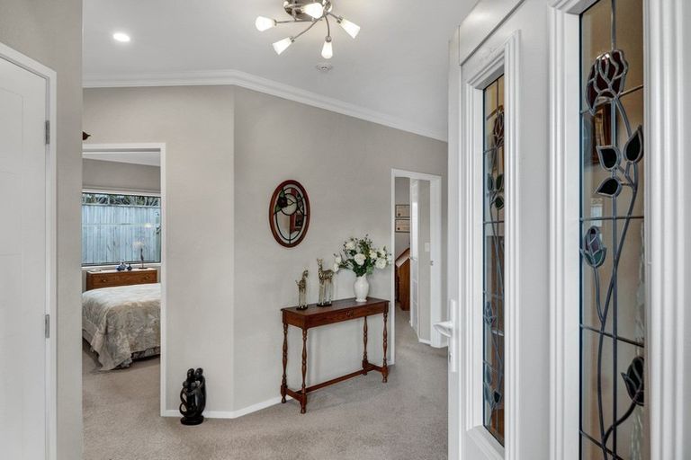 Photo of property in 2 Manurau Crescent, Merrilands, New Plymouth, 4312