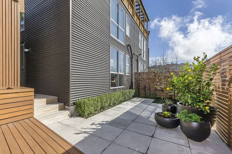 Photo of property in 37a Gurkha Crescent, Khandallah, Wellington, 6035