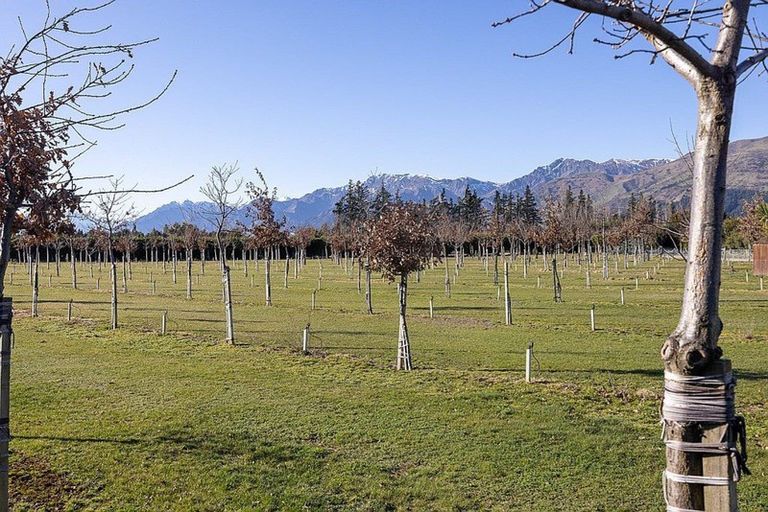 Photo of property in 118 Lachlan Avenue, Hawea Flat, Wanaka, 9382