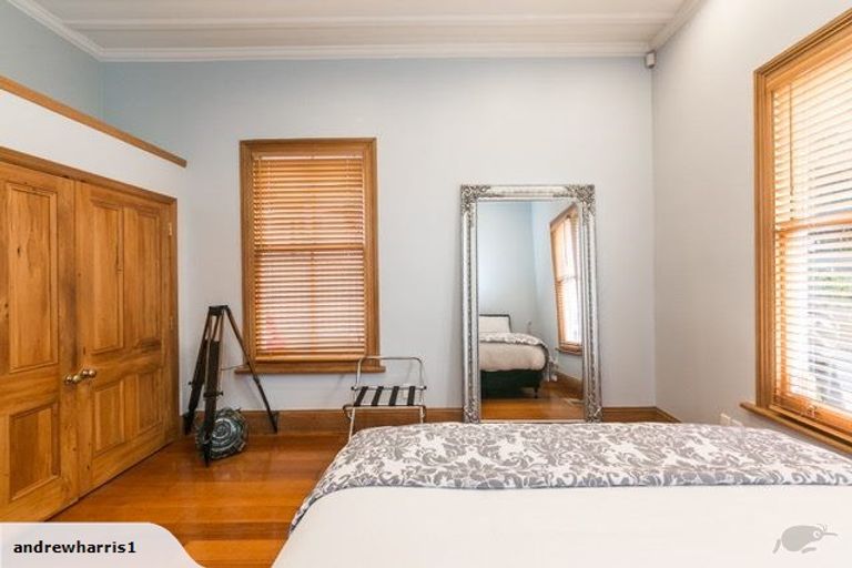 Photo of property in 6 Milton Road, Bluff Hill, Napier, 4110