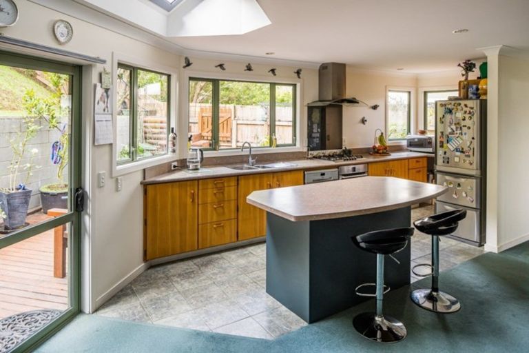 Photo of property in 4 Seascape View, Paremata, Porirua, 5024